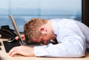 Travail : la moitié des Canadiens envisage de démissionner