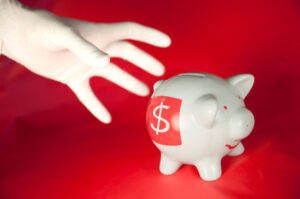 Fausses polices d’assurance : un cabinet de Sherbrooke radié