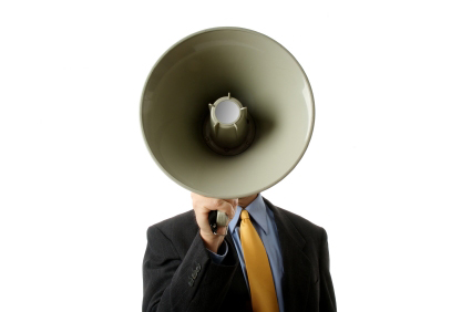 homme_megaphone_426 alternate text for this image