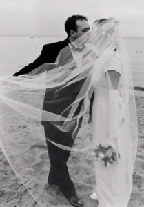 Parler de finances, avant de dire « oui, je le veux »