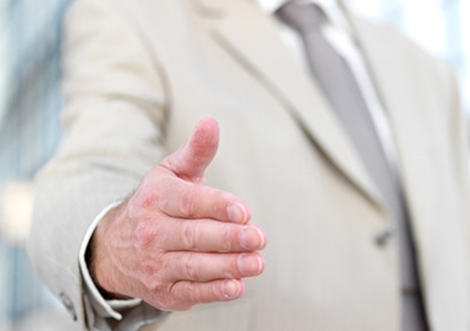 mains_prospection_potentiel_clients_rencontre_425 alternate text for this image