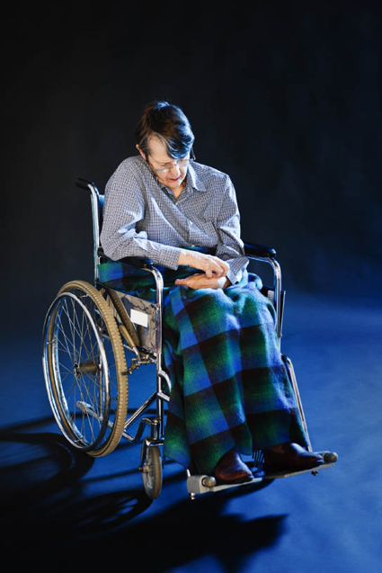 personne_agee_demence_invalidite_chaise_roulante alternate text for this image