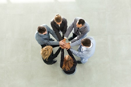 conseillers_cercle_mains_425 alternate text for this image