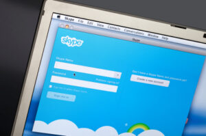 Séduire vos clients vieillissants… grâce à Skype!