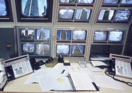 big_brothers_surveiller_surveillance_AMF_425-425×300 alternate text for this image
