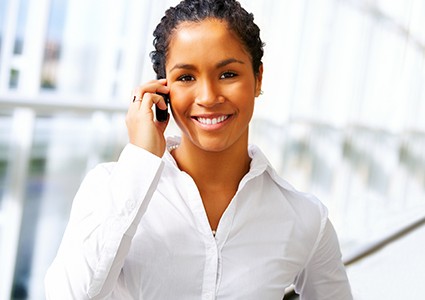 jeune_femme_cliente_conseillere_425-425×300 alternate text for this image