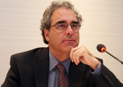 Luc_Godbout_commission_fiscalite-426×300 alternate text for this image