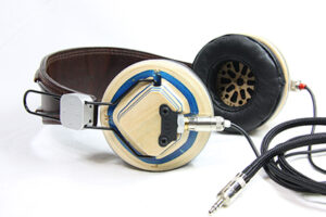 Des casques d’écoute à saveur canadienne