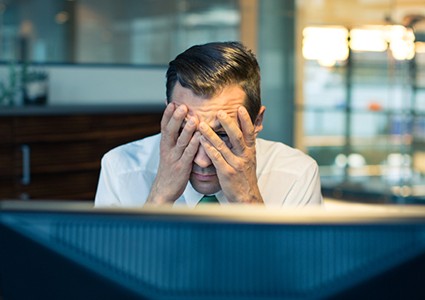 deception_decouragement_travail_stress_employe_4251-425×300 alternate text for this image