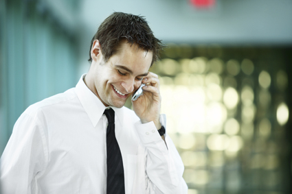 conseiller_homme_telephone_affaire_425 alternate text for this image