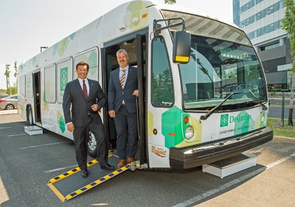caisse_mobile_Desjardins-426×300 alternate text for this image
