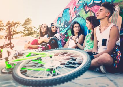 adolescents_jeunes_velo_bicyclette_Y-426×300 alternate text for this image