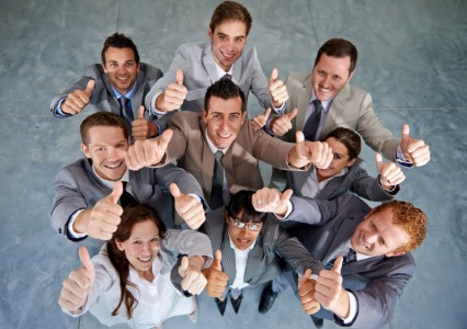 merci_oui_pouce_approbation_heureux_conseiller_entente_equipe-426×300 alternate text for this image