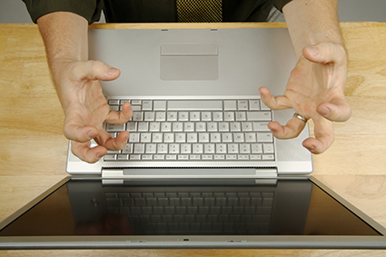 ordinateur_frustration_internet_technologie_425 alternate text for this image
