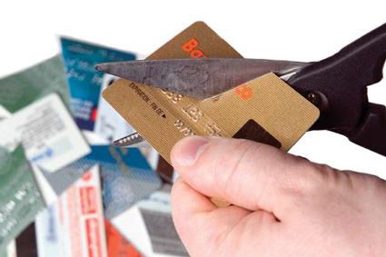 Couper_Carte_Credit_Dette_Marge_Client_425x283 alternate text for this image