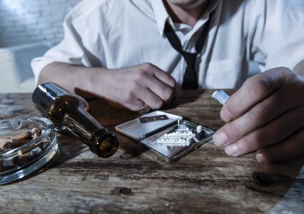 drogue_cigarette_abus_alcool-426×300 alternate text for this image