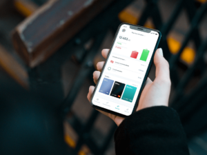 Surveiller ses finances sur son téléphone