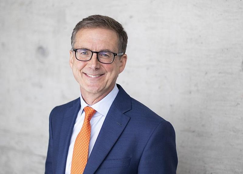  alternate text for this image