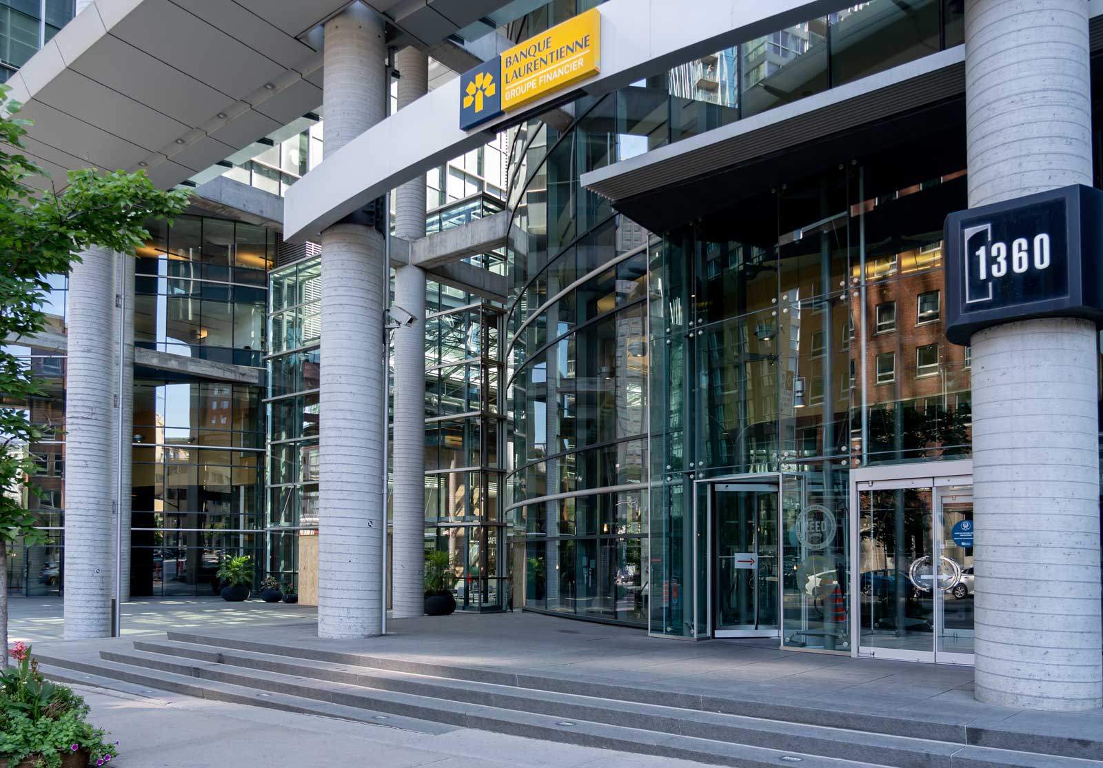 Banque-Laurentienne_1600X1114_iStock-1395343131_Istock-Photos_JHVEPhoto-1 alternate text for this image