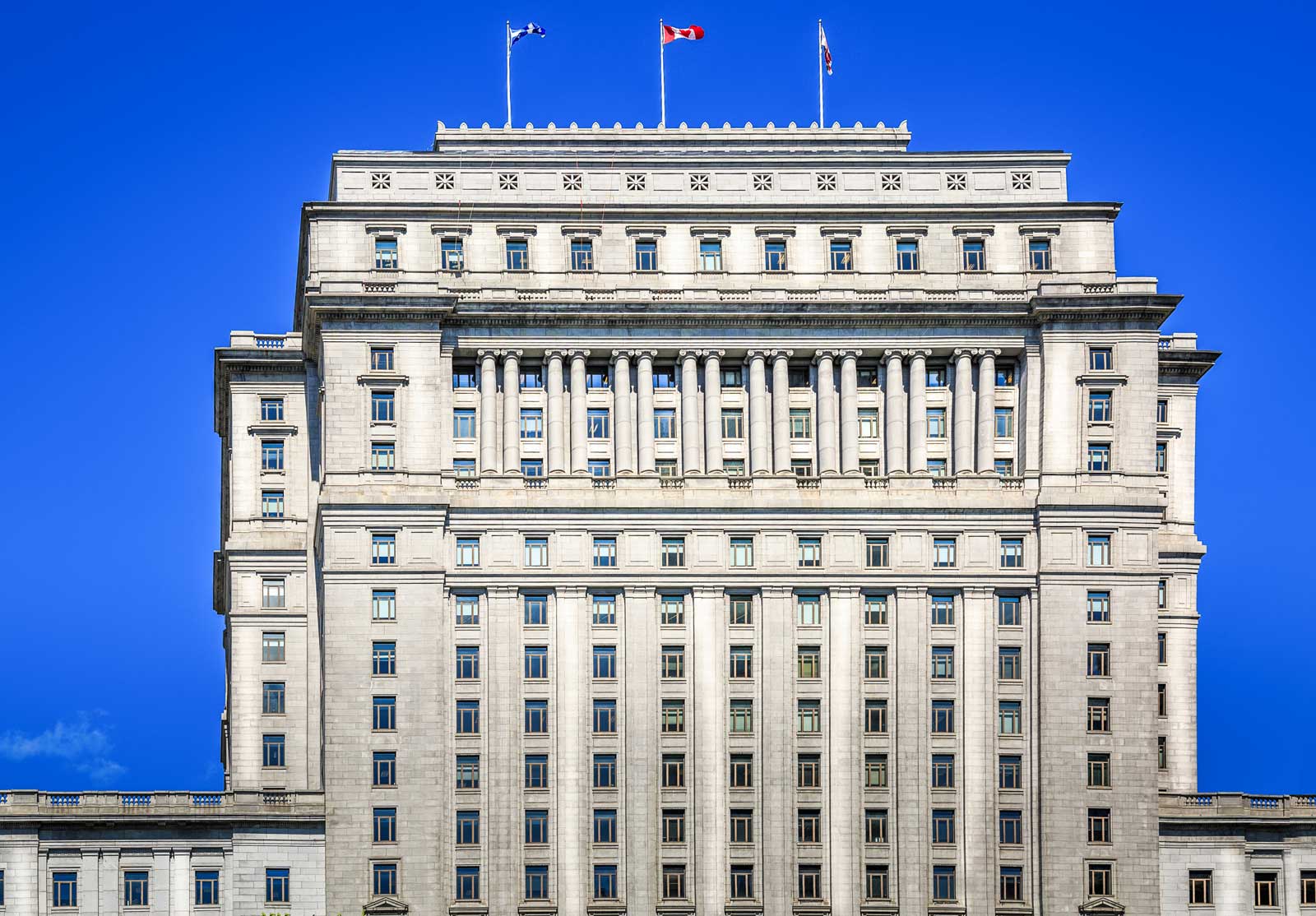 1600×1114-Sunlife-Building-unfiltered-iStock-Hadimor-474811866 alternate text for this image