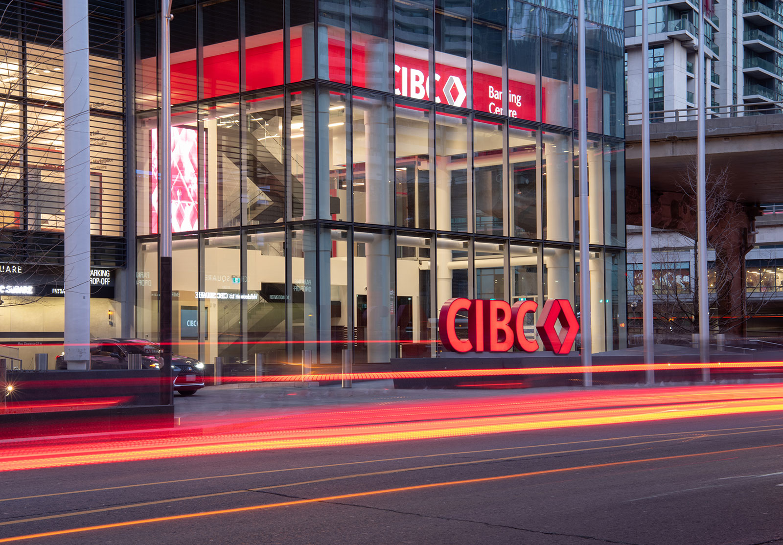 CIBC Signage soir