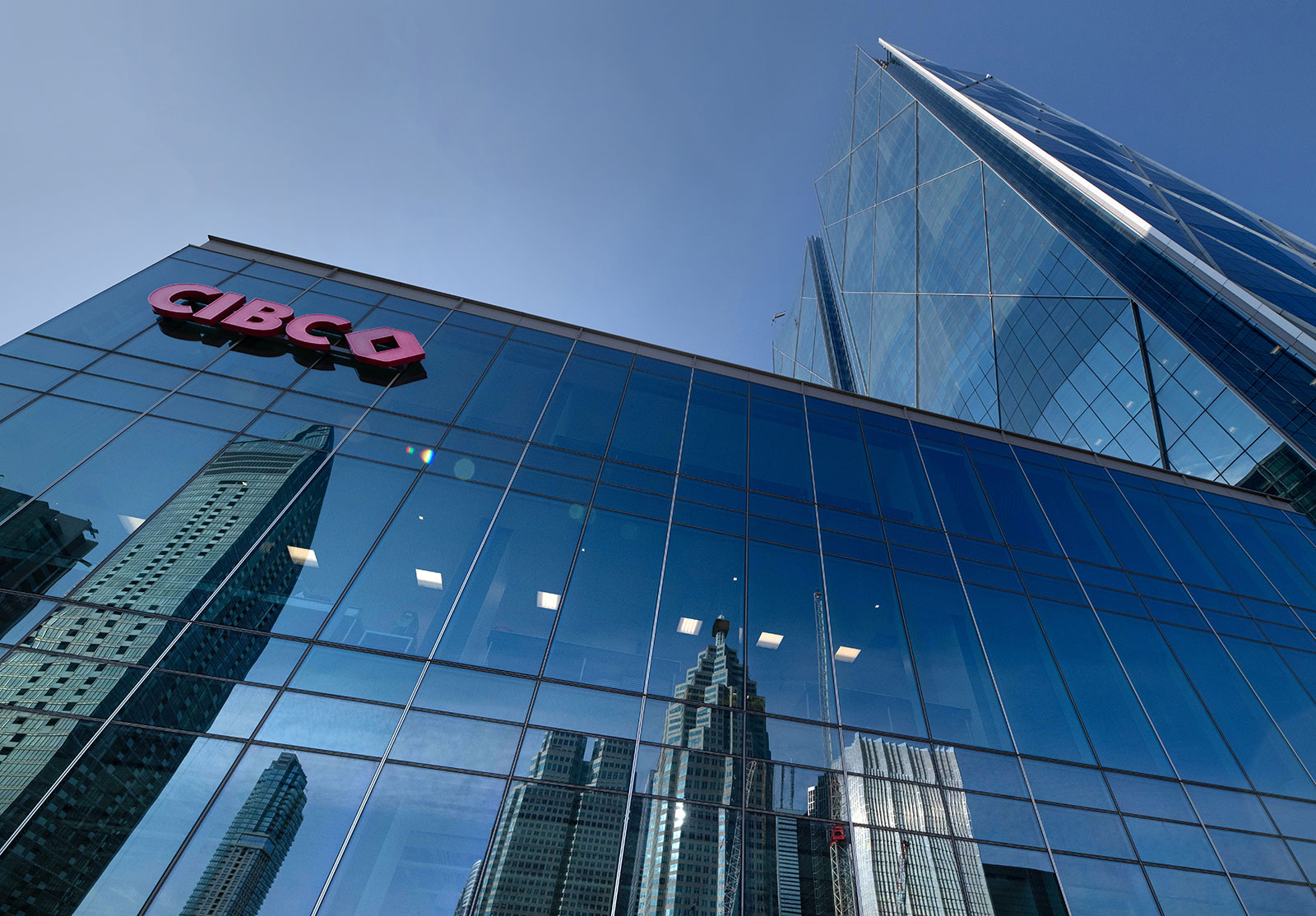 CIBC signe sur la bâtiment