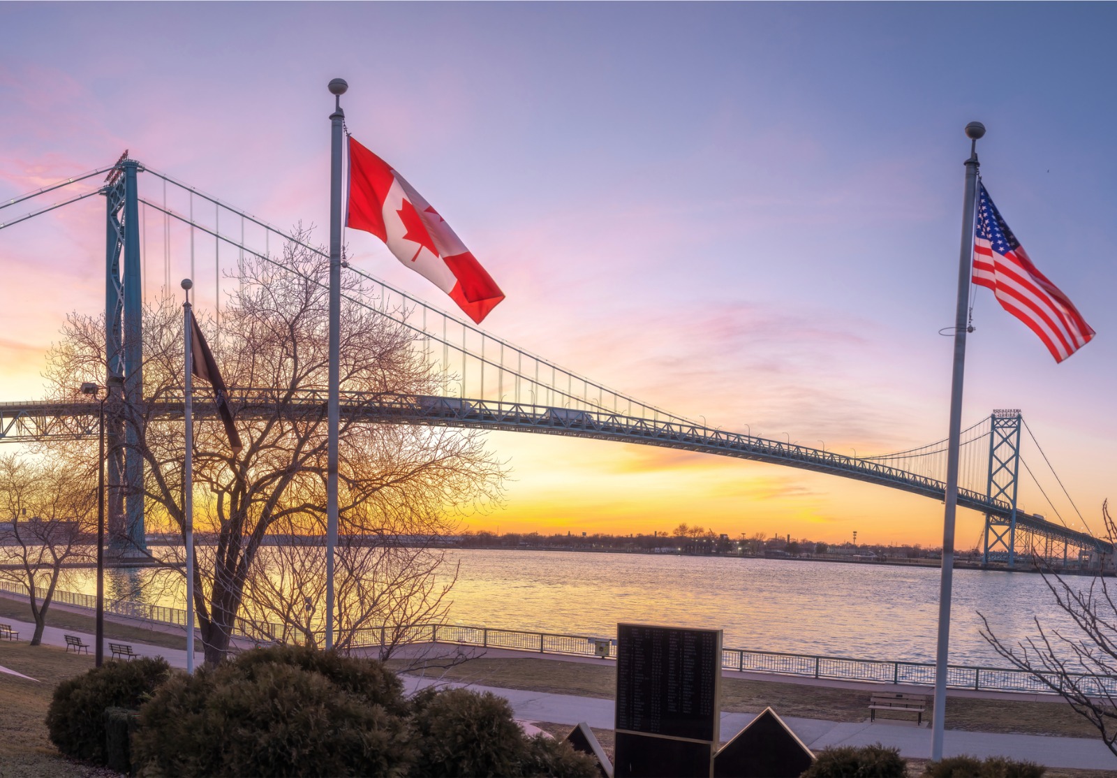 Pont Ambassador au crépuscule.