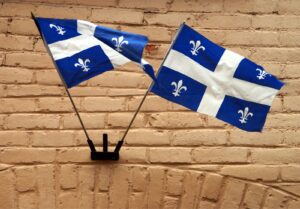 Le déficit budgétaire fond de moitié