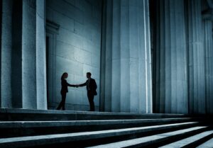 Méfiant envers le système bancaire, il encaisse tous ses actifs