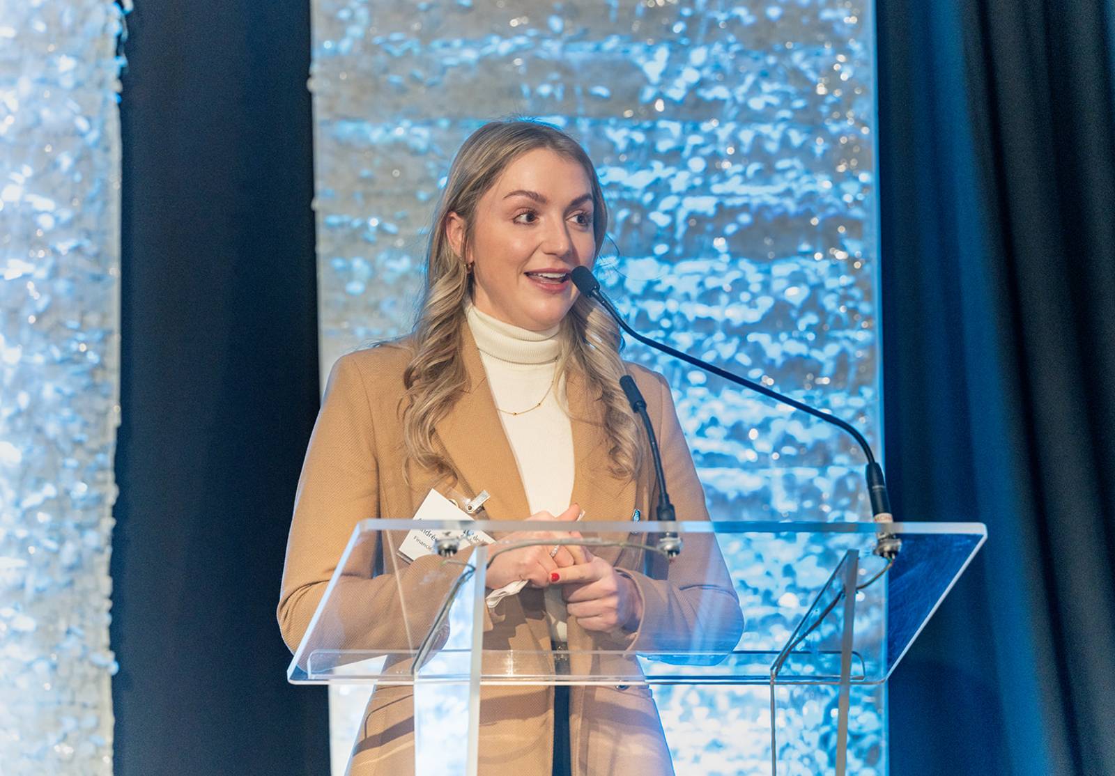 Andrée-Anne Paiement prononce son discours au Concours Les Conseillers à l'honneur! 2024