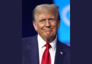 Revers en Cour suprême, contre-attaque tarifaire de Trump